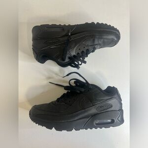 Nike Triple Black Women's AirMax Size 6